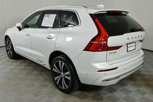 2023 Volvo XC60 B5 Plus Bright Theme