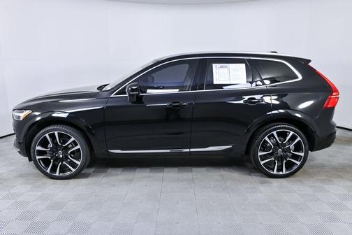 2023 Volvo XC60 B5 Ultimate Bright Theme