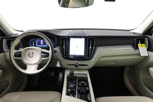2025 Volvo XC60 B5 Plus