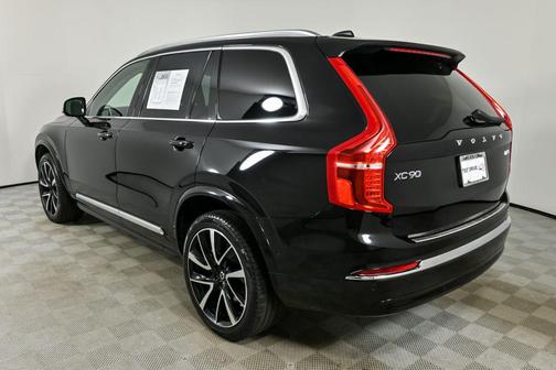 2023 Volvo XC90 B5 Plus