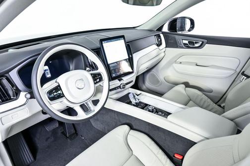 2026 Volvo XC60 B5 Ultra