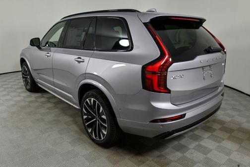 2026 Volvo XC90 B6 Ultra Dark Theme 7-Seater