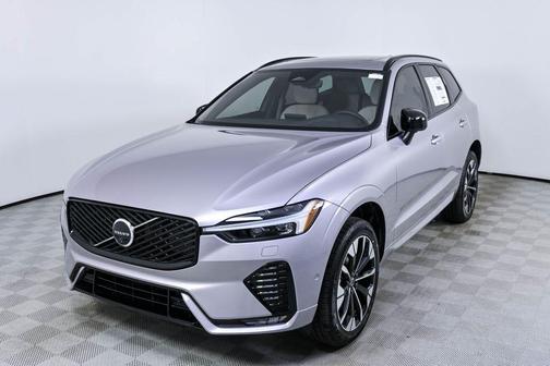 Aurora Silver 2026 Volvo XC60 B5 Plus
