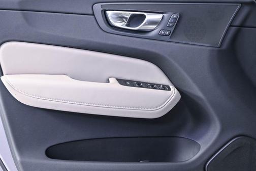 Aurora Silver 2026 Volvo XC60 B5 Plus