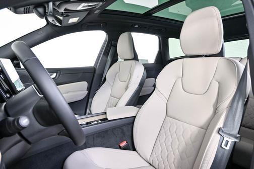 Aurora Silver 2026 Volvo XC60 B5 Plus