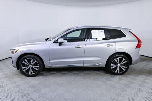 Silver Dawn Metallic 2023 Volvo XC60 B5 Plus Bright Theme