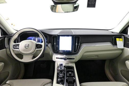 2025 Volvo XC60 Plug-In Hybrid T8 Ultra