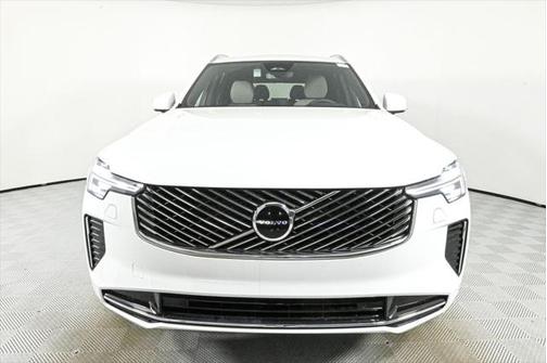 2025 Volvo XC90 B6 Core