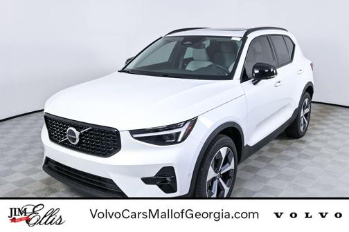 2026 Volvo XC40 B5 Plus