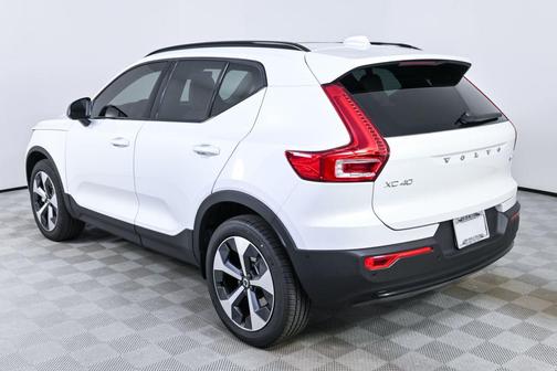 2026 Volvo XC40 B5 Plus