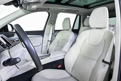 2023 Volvo XC90 B5 Core