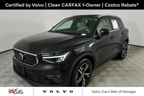 2023 Volvo XC40 B5 Plus Bright Theme