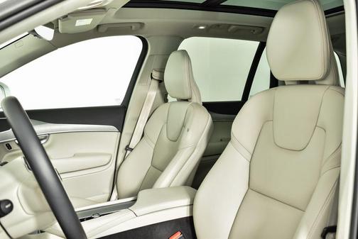 2023 Volvo XC90 B5 Core