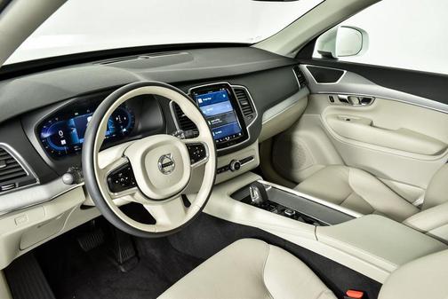2023 Volvo XC90 B5 Core