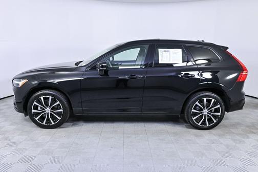 2023 Volvo XC60 B5 Plus Dark Theme