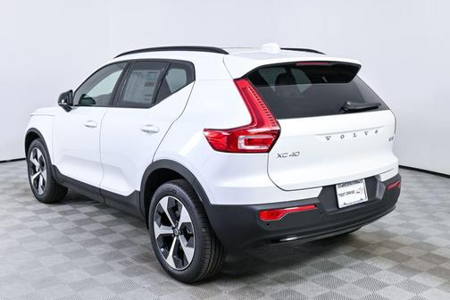 Crystal White 2026 Volvo XC40 Plus, B5 AWD Gas (mild hybrid), Dark