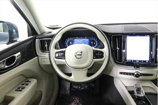 2022 Volvo XC60 B5 Inscription