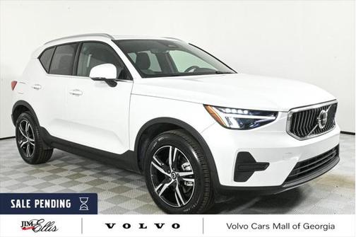 2025 Volvo XC40 B5 Core Bright Theme