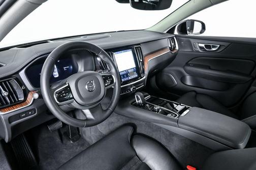 2025 Volvo S60 Plug-In Hybrid T8 Ultra