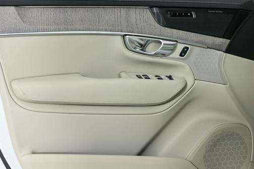 2026 Volvo XC90 B6 Ultra 7-Seater