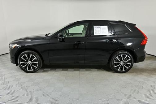 2023 Volvo XC60 B5 Plus Dark Theme