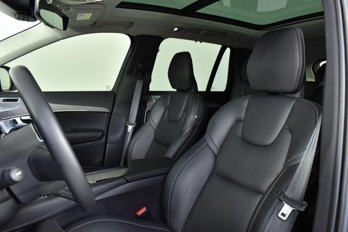 2022 Volvo XC90 T6 Inscription
