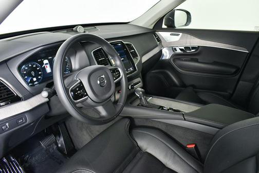 2022 Volvo XC90 T6 Inscription