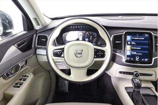 2021 Volvo XC90 T5 Momentum