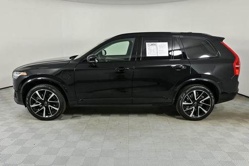 2023 Volvo XC90 Recharge Plug-In Hybrid T8 Ultimate Dark Theme 7-Seater