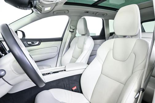 2020 Volvo XC60 T5 Momentum