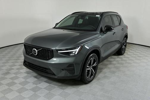 2026 Volvo XC40 B5 Core