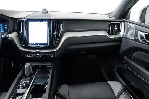 2022 Volvo XC60 Recharge Plug-In Hybrid T8 Polestar