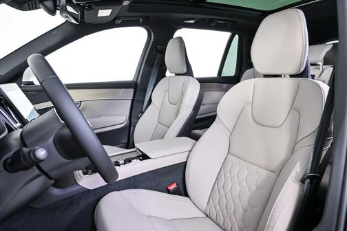 2026 Volvo XC90 B5 Plus 7-Seater