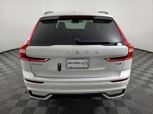 2025 Volvo XC60 Plug-In Hybrid Plus