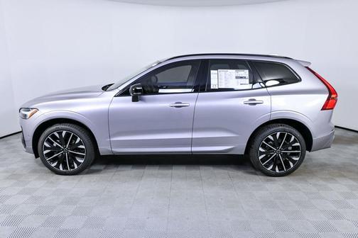 Aurora Silver 2026 Volvo XC60 B5 Ultra