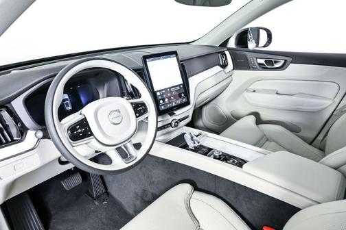 Aurora Silver 2026 Volvo XC60 B5 Ultra