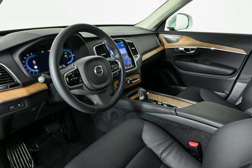 2024 Volvo XC90 Recharge Plug-In Hybrid T8 Plus Bright Theme 7-Seater