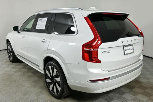 2024 Volvo XC90 Recharge Plug-In Hybrid T8 Plus Bright Theme 7-Seater