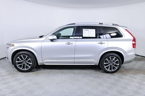 Bright Silver Metallic 2018 Volvo XC90 T6 Momentum