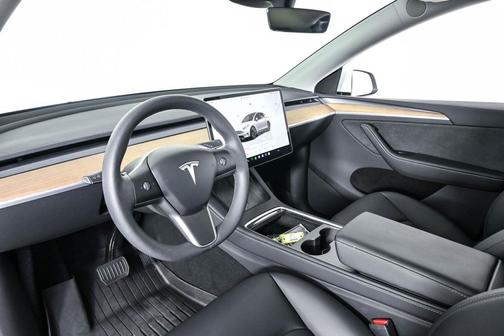 Pearl White Multi-Coat 2024 Tesla Model Y Long Range Dual Motor All-Wheel Drive