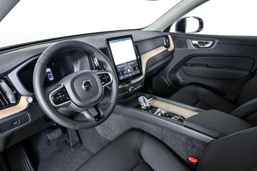 Crystal White Metallic 2026 Volvo XC60 B5 Plus