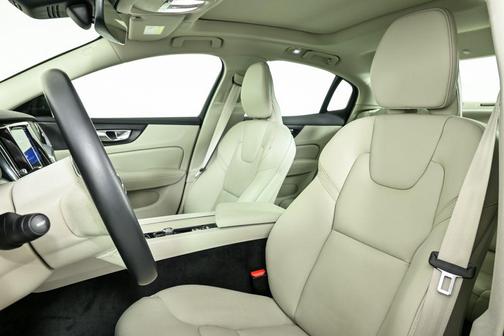 2023 Volvo S60 B5 Core Dark Theme