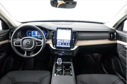 2025 Volvo XC90 Plug-In Hybrid T8 Plus 6-Seater