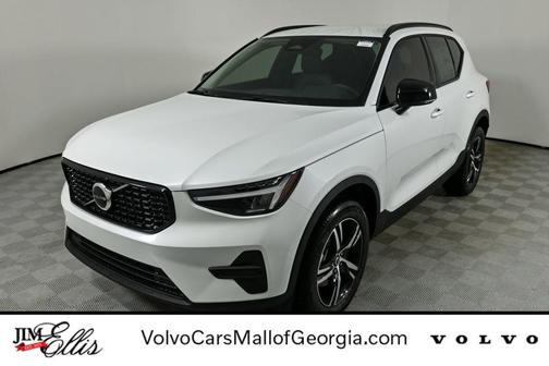 2026 Volvo XC40 B5 Core