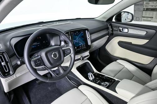 2026 Volvo XC40 B4 Plus