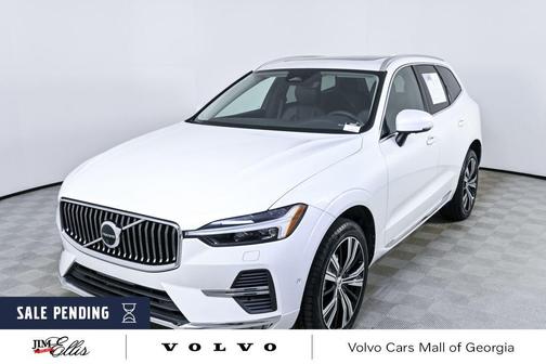 Crystal White Metallic 2023 Volvo XC60 B5 Plus Bright Theme