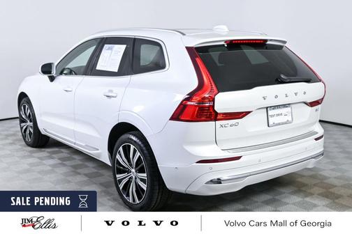Crystal White Metallic 2023 Volvo XC60 B5 Plus Bright Theme