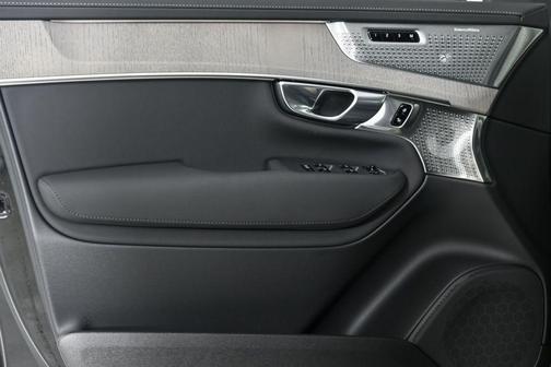 2026 Volvo XC90 B6 Ultra 7-Seater