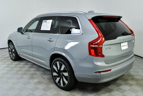2024 Volvo XC90 Recharge Plug-In Hybrid T8 Plus Bright Theme 7-Seater