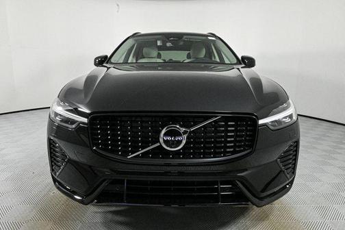 2025 Volvo XC60 B5 Ultra